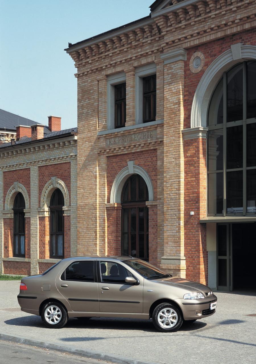  Fiat Albea 2003 года  (фото 10 из 13)